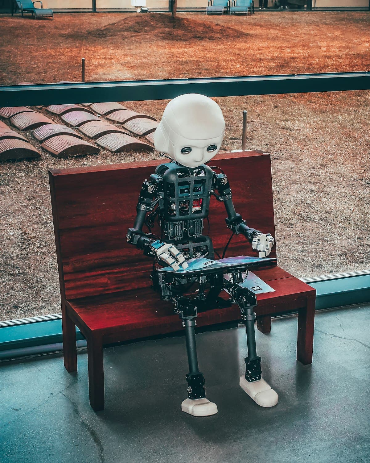 Los bugs de fabrica de tu mente: Trampas cognitivas que tu Sistema Operativo Personal ejecuta sin avisarte